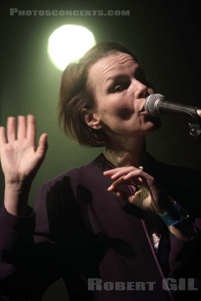 ANNA JARVINEN - 2010-12-01 - PARIS - La Maroquinerie - 